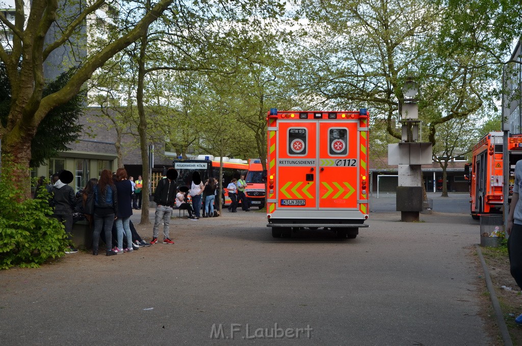 Geruch in Schule Koeln Brueck Helene Weber Platz P44.JPG - Miklos Laubert